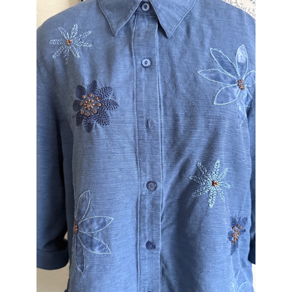 Alfred Dunner Petite 16P Blue 100% Silk Floral Embroidered Beaded Button Up Top - Picture 2 of 7